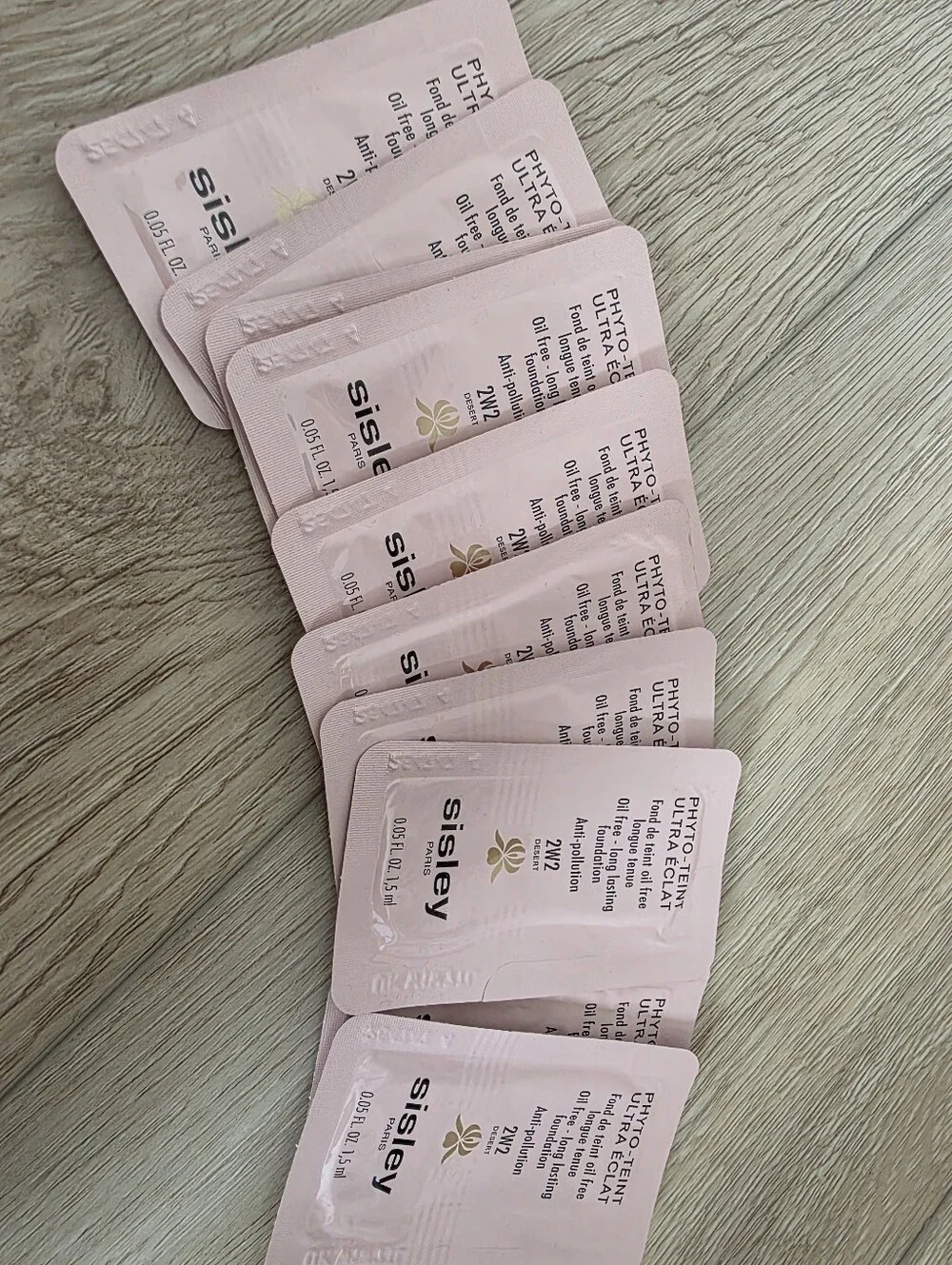 10 Pcs Sisley Phyto-Teint Ultra Éclat foundation packets shade 2W2 Desert